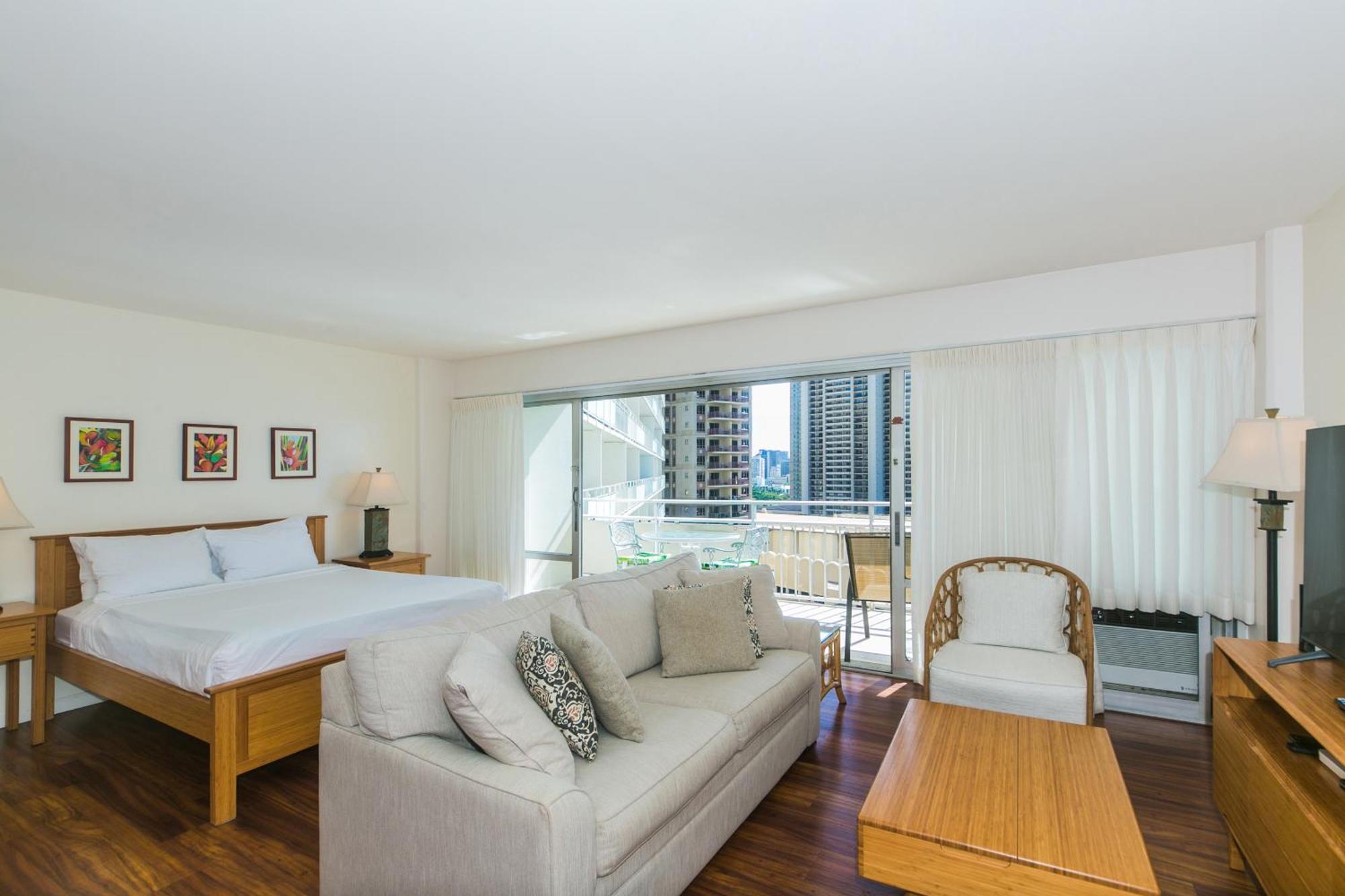 Ilikai Tower 1228 Lagoon View 1br *